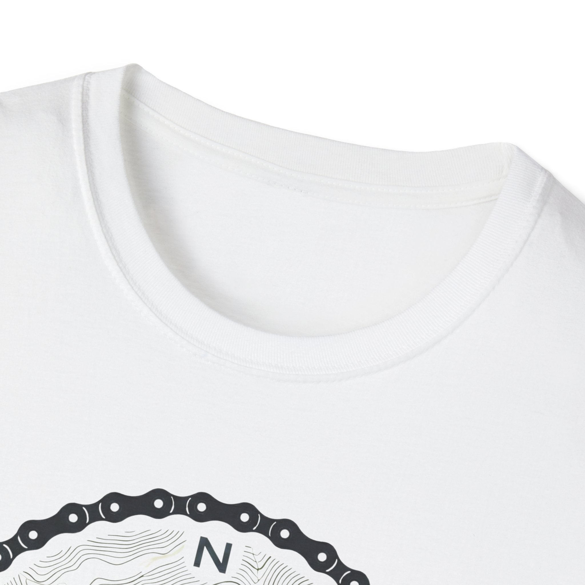 Compass chain  — Trail Culture Tee | Curva Department