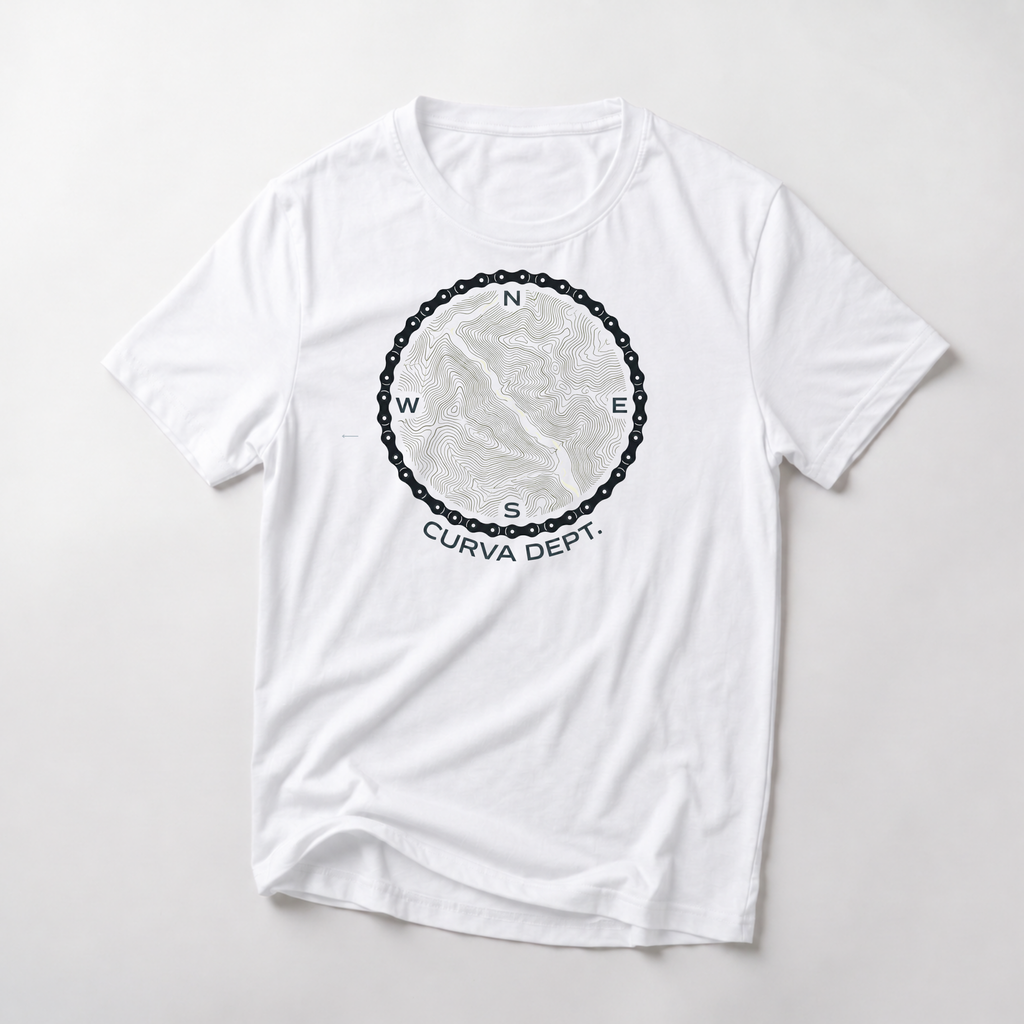 Compass chain  — Trail Culture Tee | Curva Department